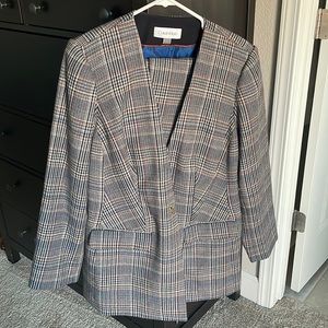 Great condition 2-piece Calvin Klein skirt suit 16w blazer and 18w skirt